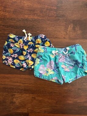 OSHKOSH baby girl 12 months  Tropical Lemon & Floral Shorts Set - Navy and Teal
